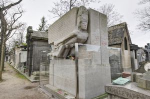 cemetery paris 19 sm.jpg